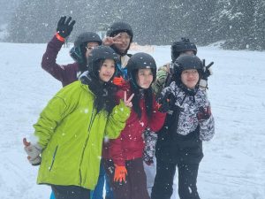 Китайският екипаж на Шенжоу XX напредва многодоменните експерименти на борда на космическата станция