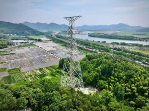 Проектът за предаване на електроенергия Gansu-Zhejiang издига първа фундаментална кула