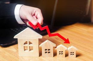 House prices drop in high value areas