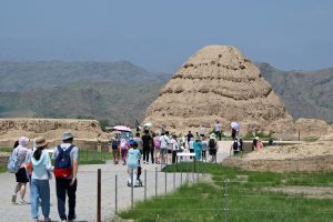 Xixia Imperial Tombs вижда туристически скок