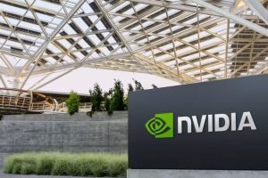 Nvidia възобновява продажбата на H20 чипове в Китай