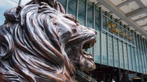 HSBC заведе дело от бившия служител заради расово мотивирано изключване, уволнение