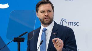 Тръмп може да наложи повече тарифи за Китай като наказание за закупуване на руски петрол в Пекин