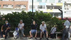 Хонконг обещава 500 милиона долара годишно в подкрепа на полагащите грижи на фона на застаряващото население