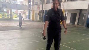 Малайзийска майка скърби за “жестокото” намушкване в училище на дъщеря тийнейджърка