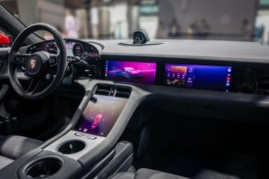 Porsche разкрива система за развлечение, фокусирана върху Китай