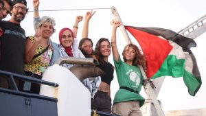 Gaza Aid Flotilla плава на фона на израелската „сплашване“, готова за военно прихващане