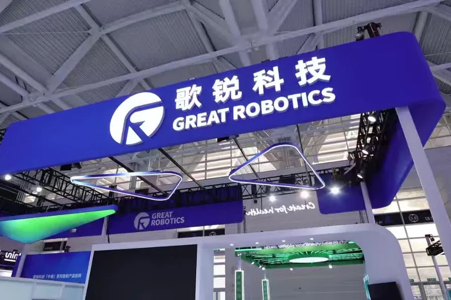 Great Robotics показва първа автономна гръбначна операция