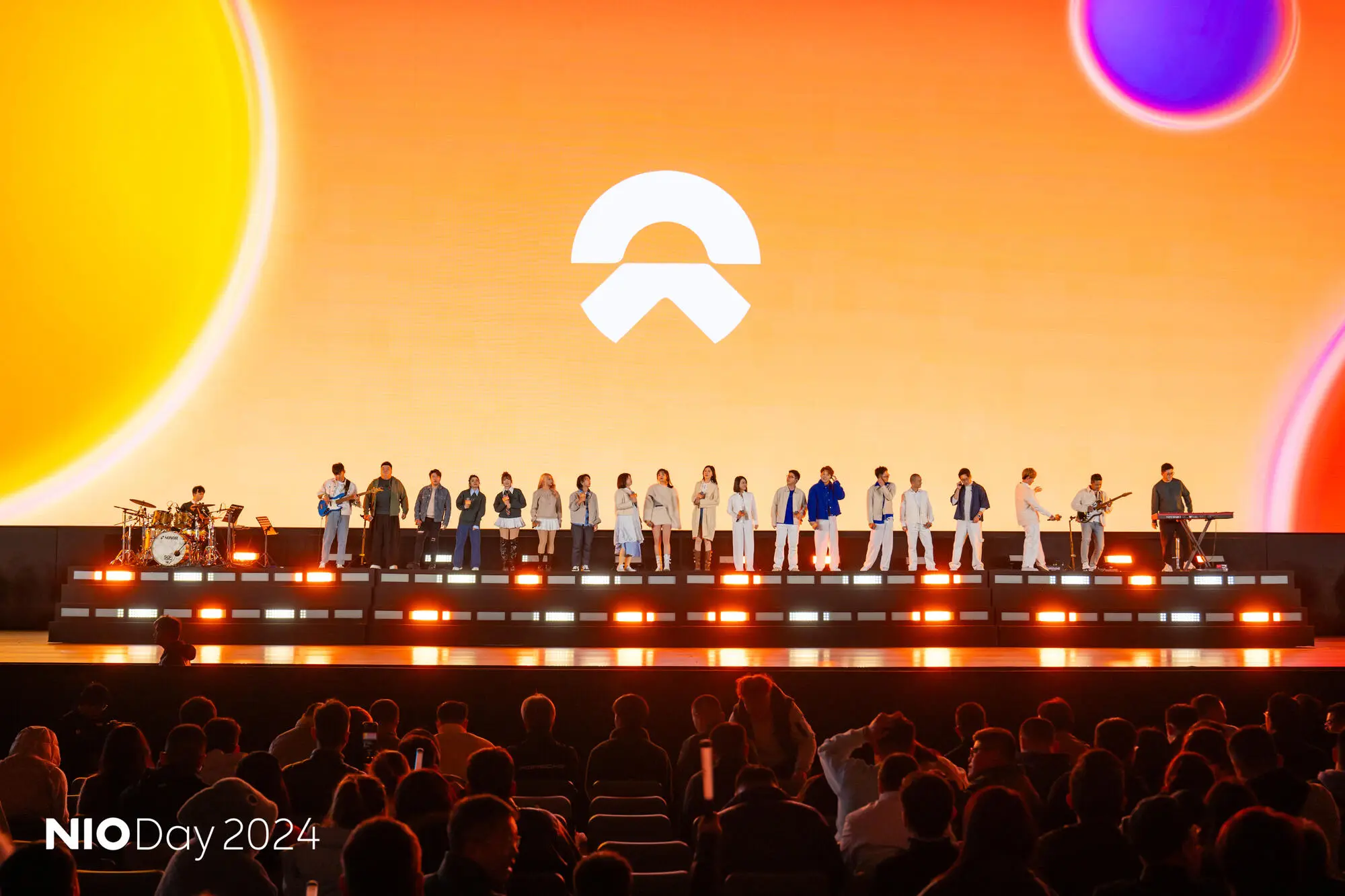 NIO е готова за пазарни катаклизми през 2025 според директора