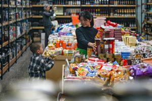 Апетитът за вносни стоки увеличава потреблението