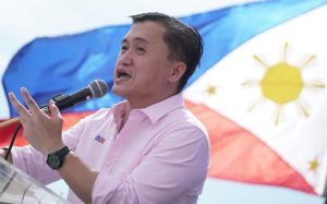 Филипинските сенатори Go, Dela Rosa помогна на Дутерте да води война с наркотици: прокурори на ICC