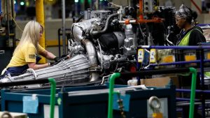 Фабричното производство в САЩ достига едногодишен връх, докато производственият сектор се възстановява