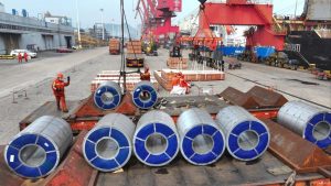 Китайските производители на стомана координират отговора си на обвързаните с въглеродните емисии вносни импости