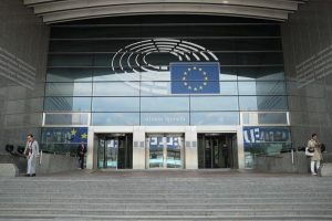 ЕС рискува загуба от 434 милиарда долара, ако китайските доставчици бъдат изключени: доклад